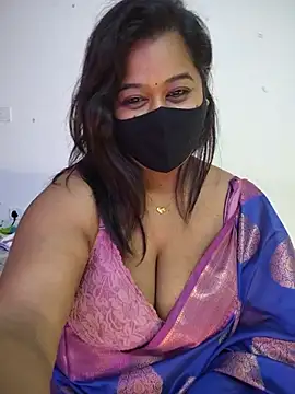 Snapshot of beauty_lisa- chatting on July 13, 2026, 8:55 pm beauty lisa- online show from July 13, 2026, 8:55 pm