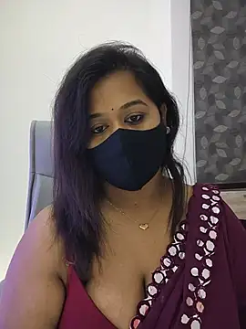 Snapshot of beauty_lisa- chatting on July 21, 2026, 12:40 pm beauty lisa- online show from July 21, 2026, 12:40 pm