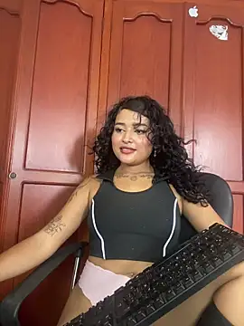 Snapshot of maryale01 chatting on July 18, 2026, 7:06 pm maryale01 online show from July 18, 2026, 7:06 pm