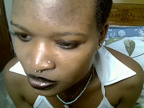 Snapshot of Blaqlova chatting on July 17, 2026, 6:20 am Blaqlova online show from July 17, 2026, 6:20 am
