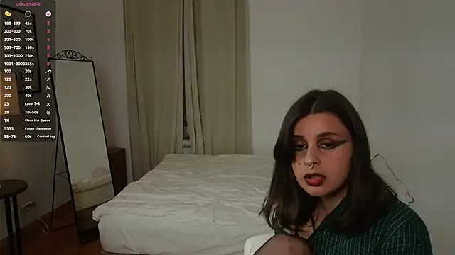 LumiNika online show from June 14, 2026, 4:09 pm