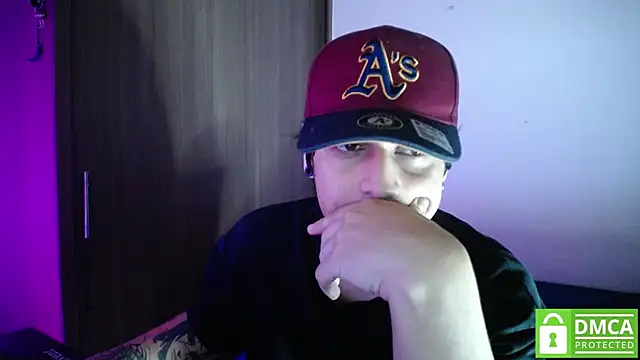 Snapshot of Greg_leach chatting on June 15, 2026, 10:01 pm Greg leach online show from June 15, 2026, 10:01 pm