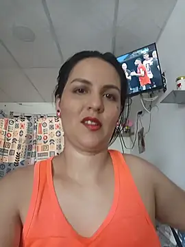 Zafiraluxx online show from July 7, 2026, 4:22 pm