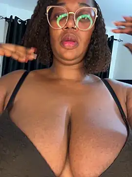 Snapshot of Honeylust26 chatting on June 18, 2026, 11:58 am Honeylust26 online show from June 18, 2026, 11:58 am