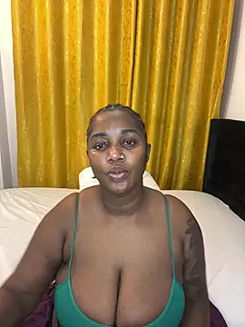 Snapshot of Honeylust26 chatting on July 6, 2026, 4:20 pm Honeylust26 online show from July 6, 2026, 4:20 pm