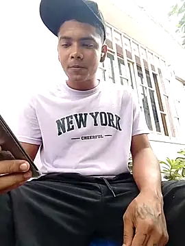 Snapshot of bradboy_Pigpisscum chatting on August 4, 2026, 1:46 pm bradboy Pigpisscum online show from August 4, 2026, 1:46 pm