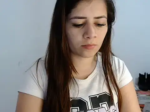 Snapshot of Luna_zoe chatting on July 5, 2026, 4:41 am Luna zoe online show from July 5, 2026, 4:41 am