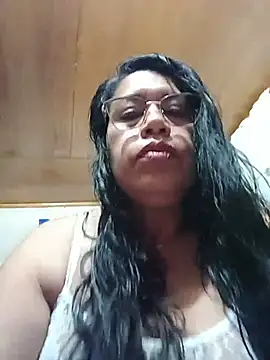 Snapshot of Emilif_ chatting on June 20, 2026, 10:34 pm Emilif online show from June 20, 2026, 10:34 pm