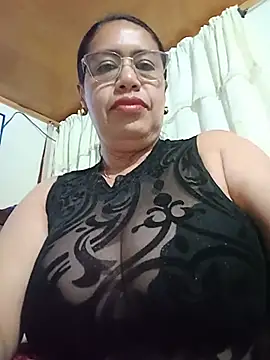 Snapshot of Emilif_ chatting on June 25, 2026, 11:09 pm Emilif online show from June 25, 2026, 11:09 pm