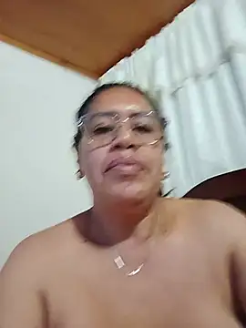 Snapshot of Emilif_ chatting on July 14, 2026, 2:05 am Emilif online show from July 14, 2026, 2:05 am