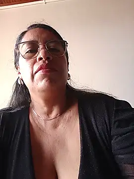 Snapshot of Emilif_ chatting on July 20, 2026, 2:41 pm Emilif online show from July 20, 2026, 2:41 pm