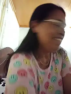 Snapshot of Emilif_ chatting on July 26, 2026, 6:04 pm Emilif online show from July 26, 2026, 6:04 pm