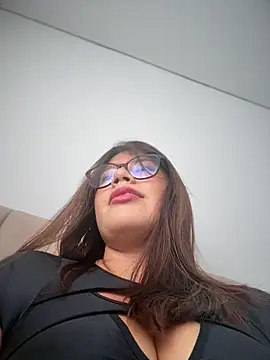 Snapshot of Saracalderon chatting on July 15, 2026, 1:16 pm Saracalderon online show from July 15, 2026, 1:16 pm