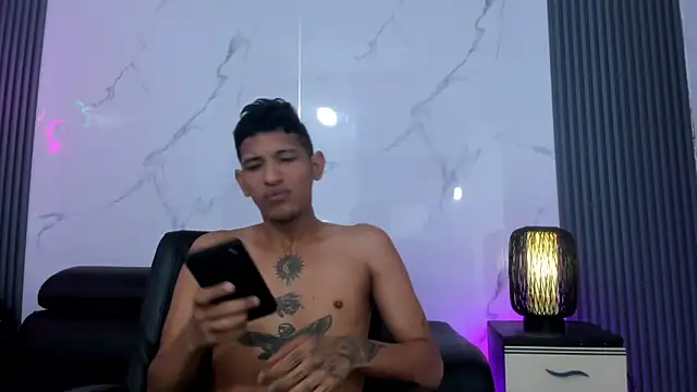 Snapshot of Kleyn_black chatting on June 18, 2026, 10:19 am Kleyn black online show from June 18, 2026, 10:19 am