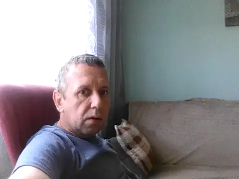 Snapshot of RafalekRozmarynowski81 chatting on July 9, 2026, 6:28 am RafalekRozmarynowski81 online show from July 9, 2026, 6:28 am