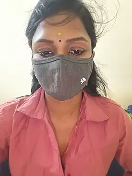 Snapshot of YALINITWO7_TAMIL chatting on June 18, 2026, 1:37 pm YALINITWO7 TAMIL online show from June 18, 2026, 1:37 pm