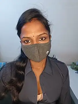 Snapshot of YALINITWO7_TAMIL chatting on June 19, 2026, 4:33 pm YALINITWO7 TAMIL online show from June 19, 2026, 4:33 pm