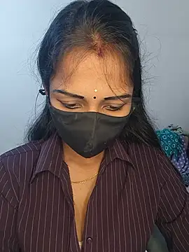 Snapshot of YALINITWO7_TAMIL chatting on July 12, 2026, 6:59 am YALINITWO7 TAMIL online show from July 12, 2026, 6:59 am