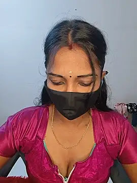 Snapshot of YALINITWO7_TAMIL chatting on July 16, 2026, 5:13 am YALINITWO7 TAMIL online show from July 16, 2026, 5:13 am