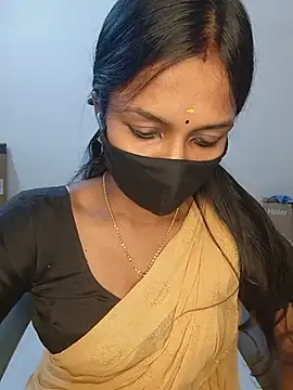 Snapshot of YALINITWO7_TAMIL chatting on July 25, 2026, 6:49 pm YALINITWO7 TAMIL online show from July 25, 2026, 6:49 pm