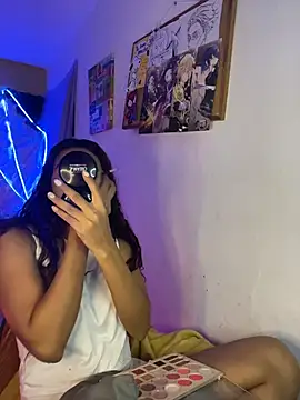 lunauzumaki online show from June 27, 2026, 8:03 pm