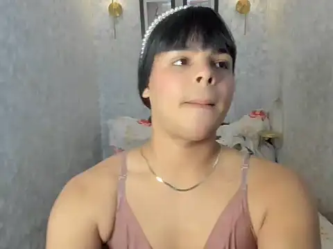emily rosue  online show from July 9, 2026, 4:27 am