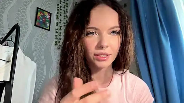 Snapshot of IsadoraCaltagirone chatting on June 16, 2026, 10:51 am IsadoraCaltagirone online show from June 16, 2026, 10:51 am