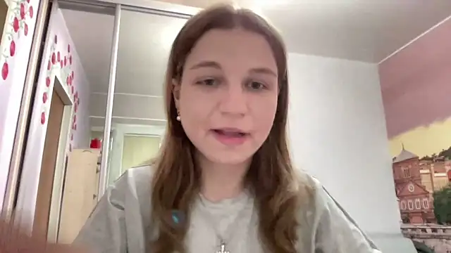 HwaTrippel online show from July 23, 2026, 2:48 pm
