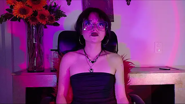 ViolettClay online show from July 30, 2026, 2:32 am