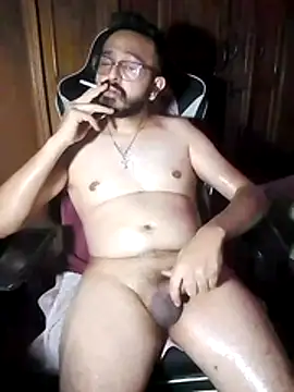 Snapshot of freakkydessi chatting on July 7, 2026, 8:24 pm freakkydessi online show from July 7, 2026, 8:24 pm