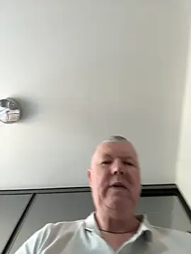 Snapshot of cumboy chatting on April 25, 2026, 10:29 am cumboy online show from April 25, 2026, 10:29 am