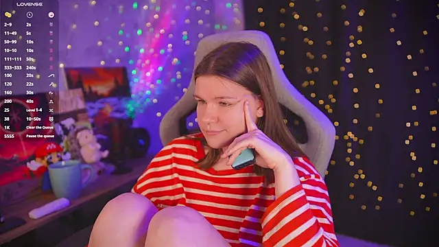 Snapshot of amberlyyy chatting on June 17, 2026, 2:29 pm amberlyyy online show from June 17, 2026, 2:29 pm