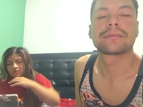 Snapshot of Axel_and_hazel101089 chatting on June 18, 2026, 9:30 pm Axel and hazel101089 online show from June 18, 2026, 9:30 pm