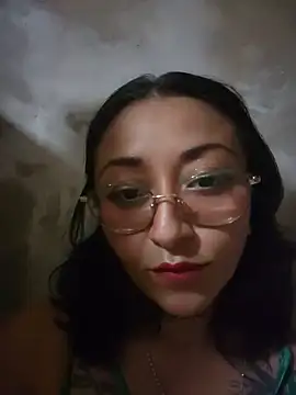Snapshot of sweetshubbymami chatting on June 19, 2026, 12:37 am sweetshubbymami online show from June 19, 2026, 12:37 am