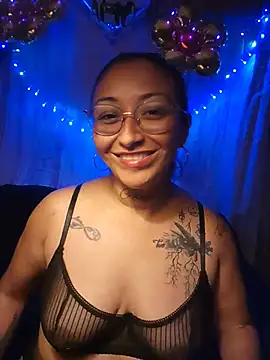 Snapshot of sweetshubbymami chatting on July 5, 2026, 12:50 am sweetshubbymami online show from July 5, 2026, 12:50 am