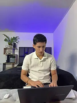 Snapshot of SantiLux_ chatting on June 22, 2026, 12:45 am SantiLux online show from June 22, 2026, 12:45 am