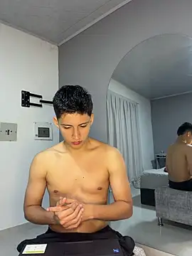 Snapshot of SantiLux_ chatting on July 15, 2026, 12:49 am SantiLux online show from July 15, 2026, 12:49 am