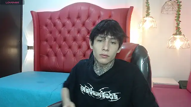 Snapshot of Cry_thereal chatting on June 28, 2026, 8:48 pm Cry thereal online show from June 28, 2026, 8:48 pm