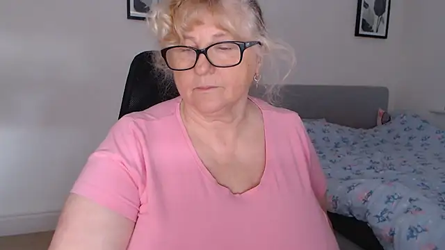 Snapshot of NoraMelow chatting on July 4, 2026, 11:05 am NoraMelow online show from July 4, 2026, 11:05 am