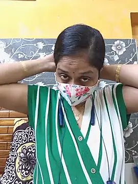 Snapshot of Garimaa_Cherry chatting on June 24, 2026, 6:29 pm Garimaa Cherry online show from June 24, 2026, 6:29 pm
