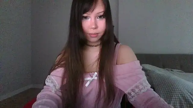 Snapshot of MiaSavageQueen chatting on June 19, 2026, 1:15 pm MiaSavageQueen online show from June 19, 2026, 1:15 pm