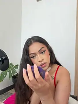 Snapshot of MilaHank chatting on July 7, 2026, 4:22 pm MilaHank online show from July 7, 2026, 4:22 pm