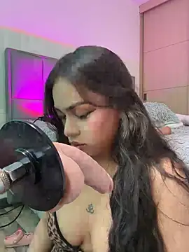 Snapshot of MilaHank chatting on August 1, 2026, 7:57 pm MilaHank online show from August 1, 2026, 7:57 pm