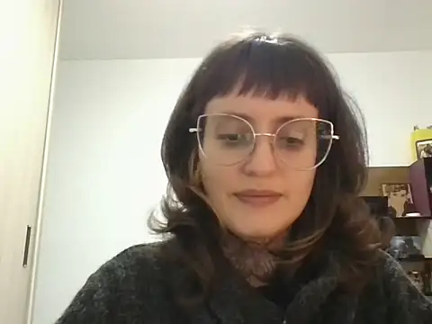 Snapshot of cathyfire chatting on June 18, 2026, 6:35 am cathyfire online show from June 18, 2026, 6:35 am
