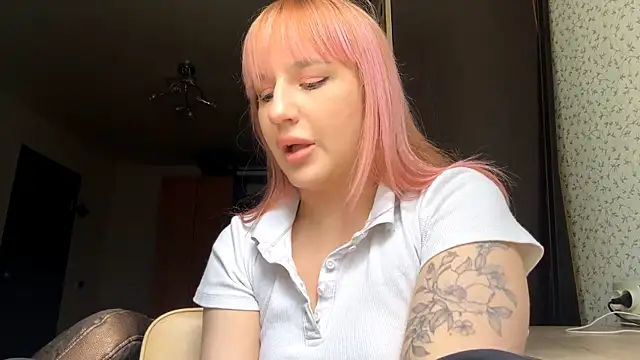 Snapshot of ZadaSnyder chatting on June 19, 2026, 7:12 am ZadaSnyder online show from June 19, 2026, 7:12 am