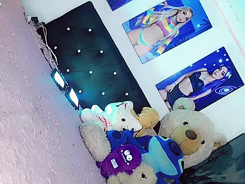 Snapshot of HeidiVanessa chatting on June 20, 2026, 1:19 am HeidiVanessa online show from June 20, 2026, 1:19 am