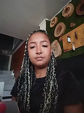 Snapshot of HeLiSa69ebony chatting on July 16, 2026, 8:37 pm HeLiSa69ebony online show from July 16, 2026, 8:37 pm