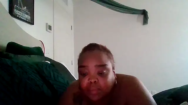 Snapshot of Caramelcreamer chatting on July 8, 2026, 12:37 am Caramelcreamer online show from July 8, 2026, 12:37 am
