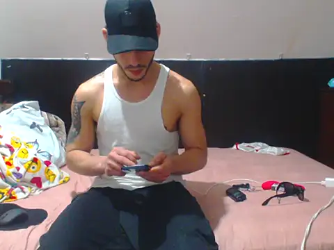 Snapshot of MAIKELCANTILLO25 chatting on August 8, 2026, 11:07 pm MAIKELCANTILLO25 online show from August 8, 2026, 11:07 pm