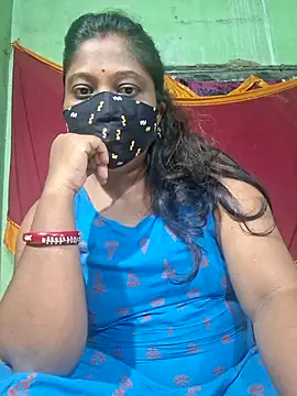 Snapshot of Curvy_Twinkle chatting on July 2, 2026, 5:46 am Curvy Twinkle online show from July 2, 2026, 5:46 am